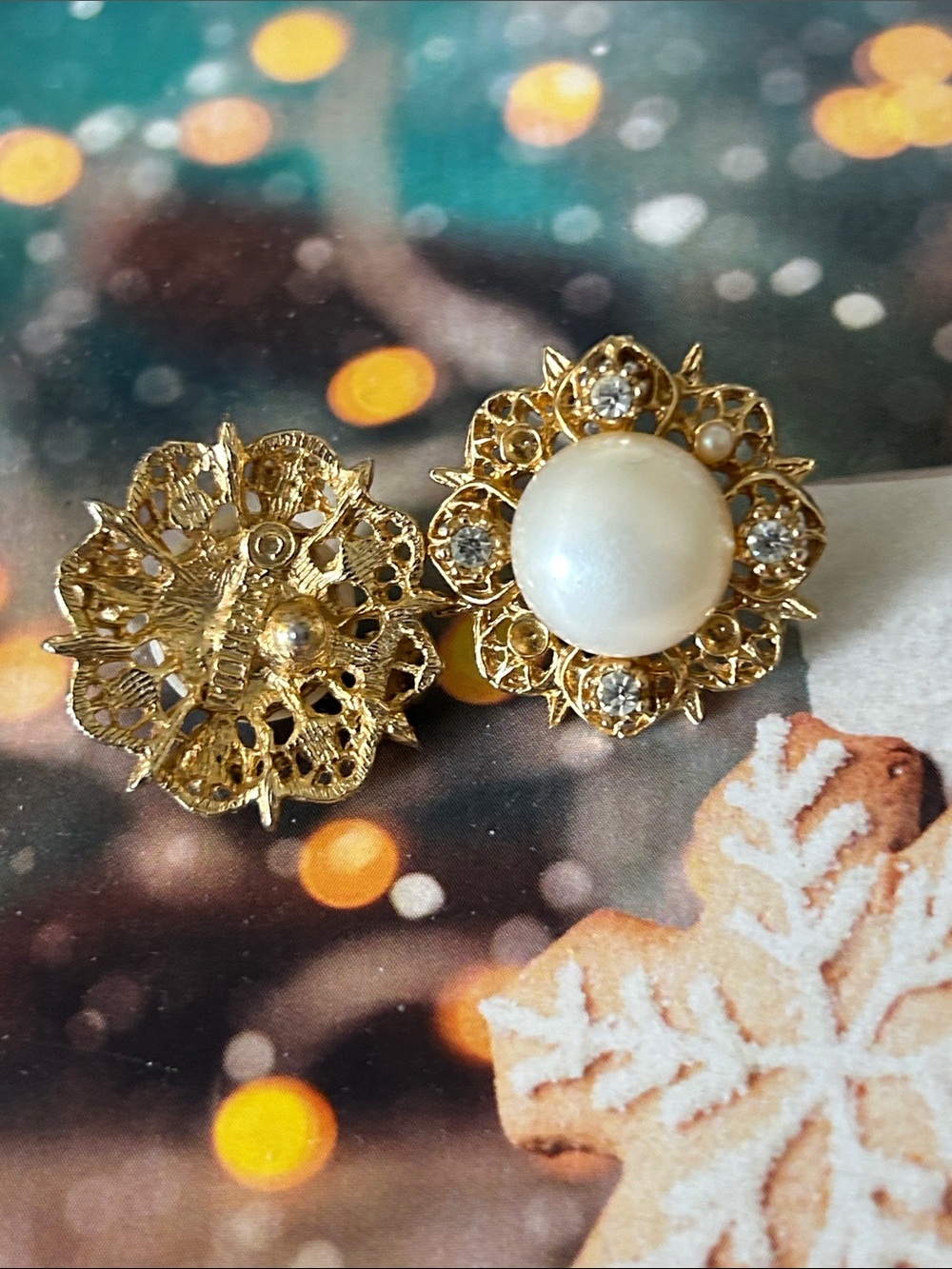 Gold tone Pearl and Crystal Floral post Earrings - Saraha cov